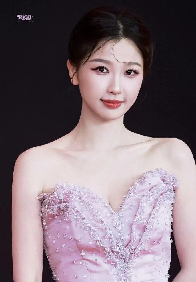 被网友扒黑料的明星们是谁啊,_虞书欣网络暴力事件_虞书欣公众舆论压力