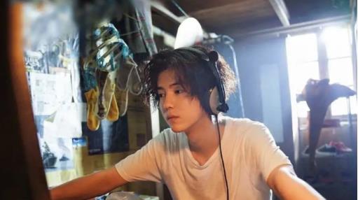 穿越娱乐圈ps鹿晗_鹿晗娱乐圈人缘变化_鹿晗生日现状