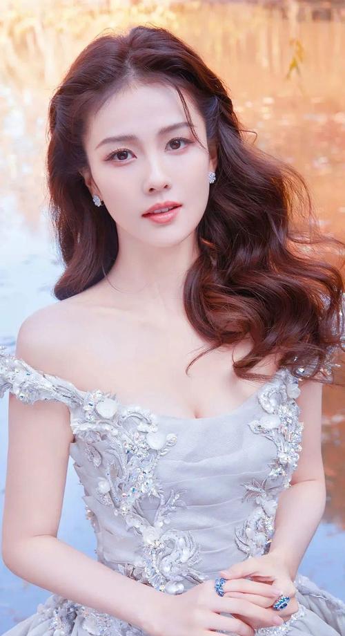 红的女明星_中国十大当红女明星_最红的中国女明星排行榜